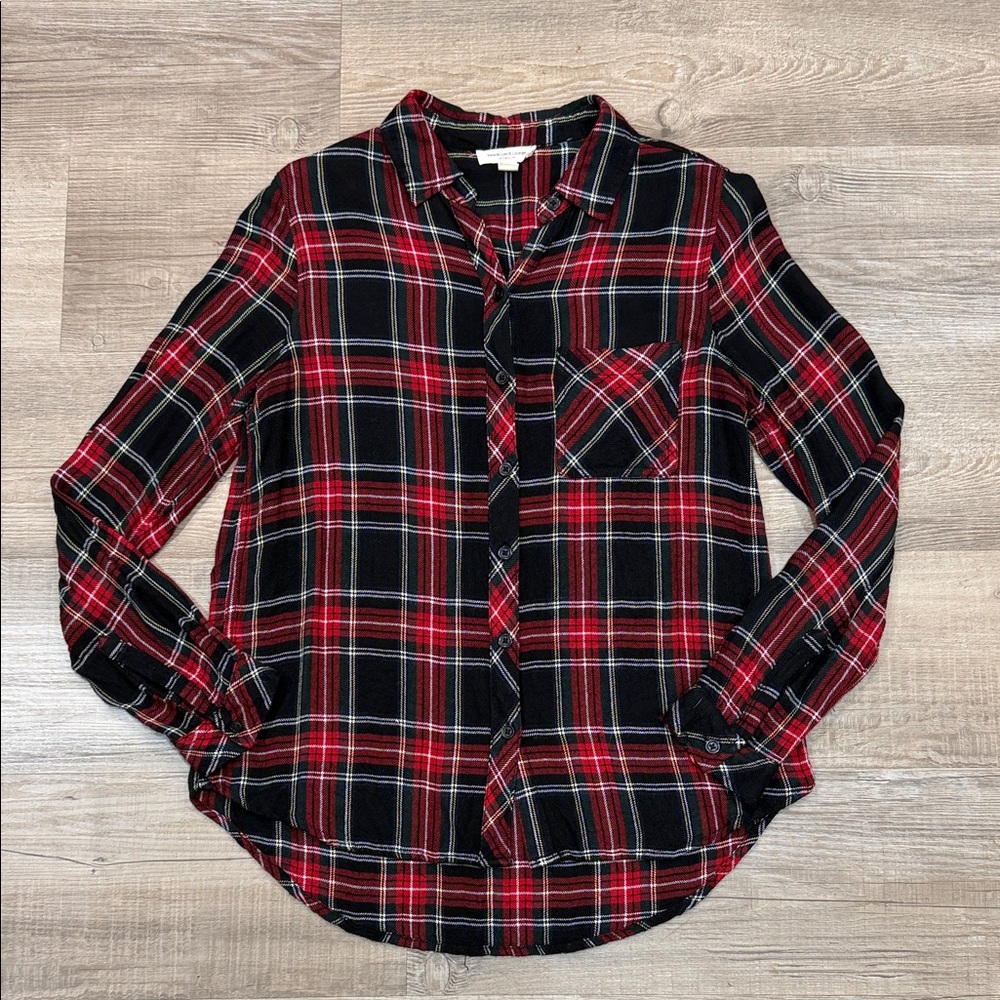 BeachLunchLounge Red and Black Plaid Button-Up Shirt, Size Small